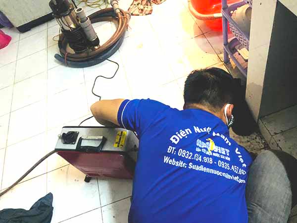 thông tắc cống tại cầu diễn