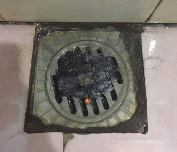 nguyên nhân tắc cống nhà vệ sinh