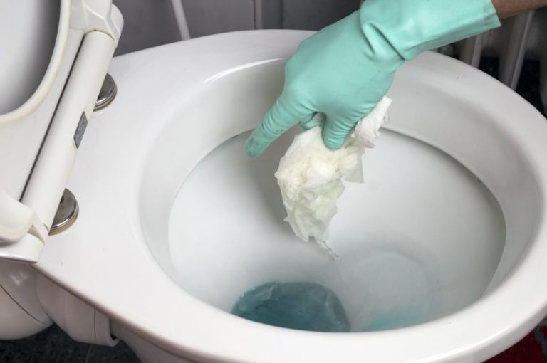 Sai Lầm Khi Xử Lý Hầm Cầu Bị Đầy
