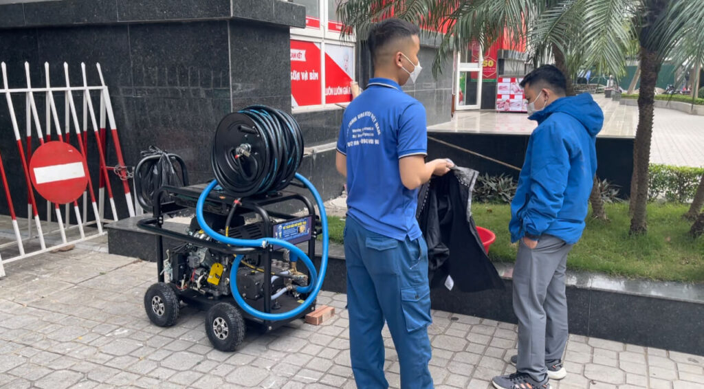 thông cống nghẹt chung cư