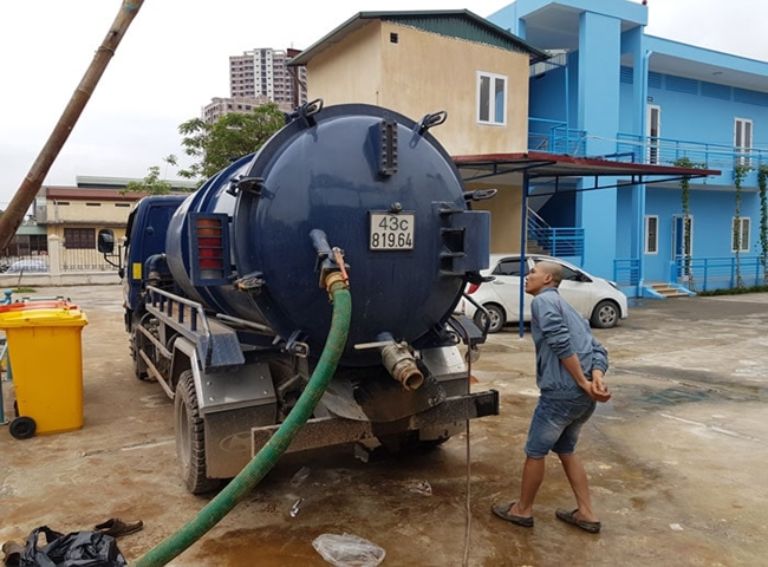 hút hầm cầu có bắt buộc không