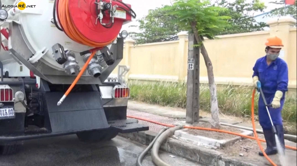 hút hầm cầu không đục phá