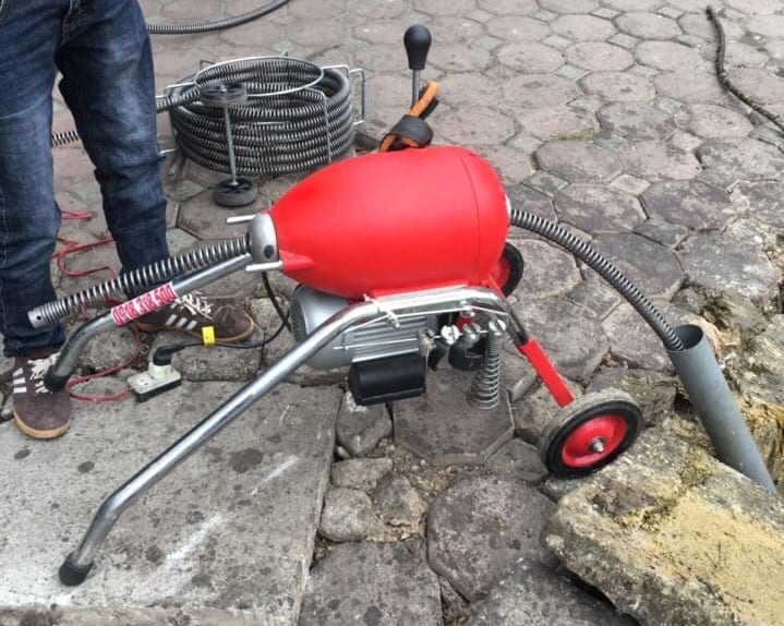 giá thông cống nghẹt