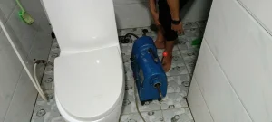 thông tắc bồn cầu quận 10