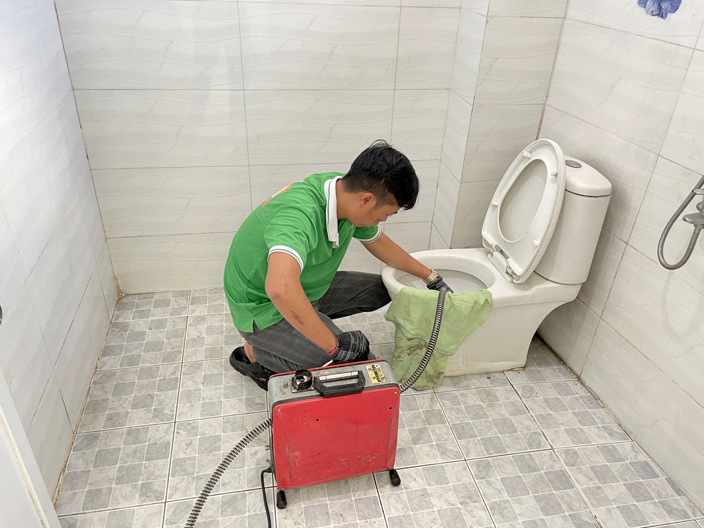 thông tắc bồn cầu tại tây hồ