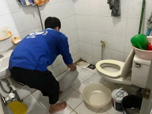 thông tắc bồn cầu tại cầu diễn