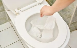 Xử Lý Bồn Cầu Nghẹt Giấy