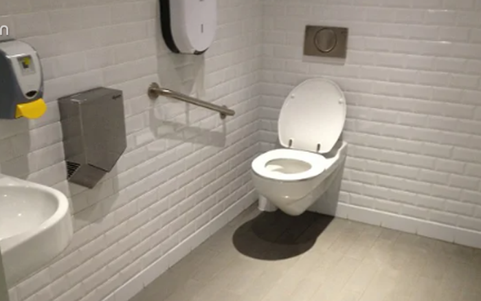 Bồn Cầu Bốc Mùi Khó Chịu