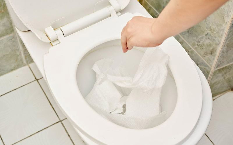 Tắc Bồn Cầu Do Giấy Vệ Sinh