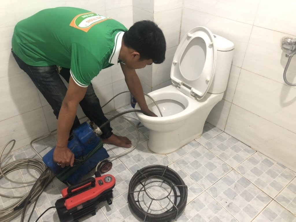 Thông Tắc Bằng Dây Lò Xo